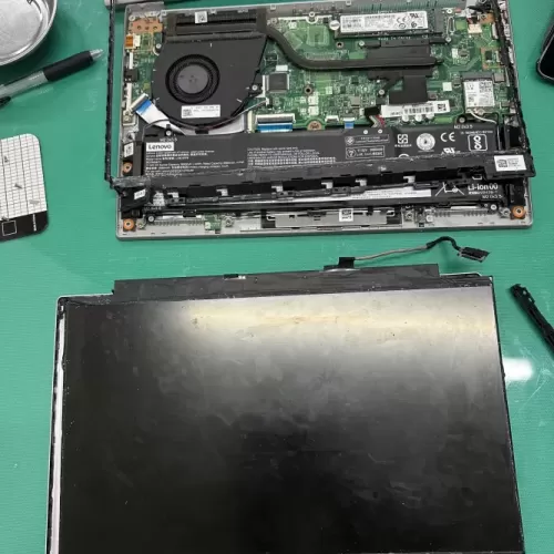 ノートパソコン　Lenovo IdeaPad S340‐13IMLの液晶破損、画面交換修理のサムネイル
